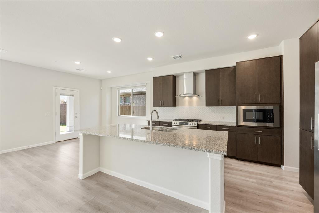 2814 Ocean Drive Lancaster, TX 75146 - Photo 6 of 39