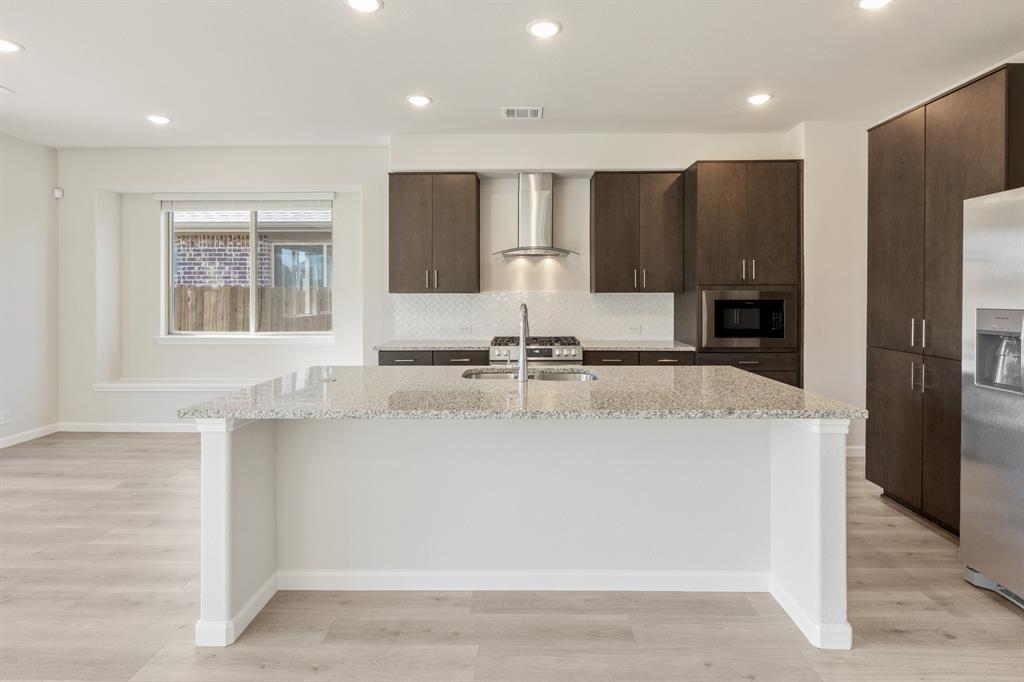 2814 Ocean Drive Lancaster, TX 75146 - Photo 7 of 39