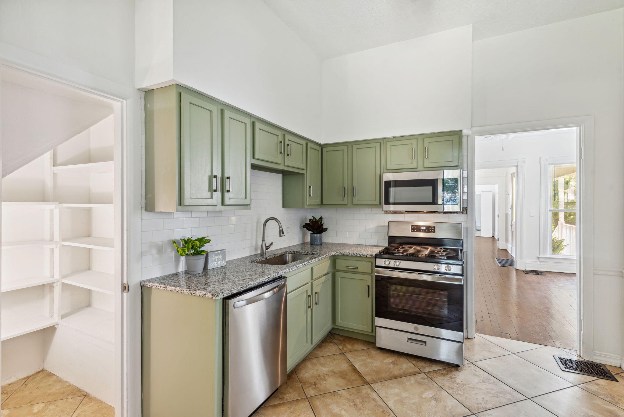 1815 Garrard Street Covington, KY 41014 - Photo 11 of 36 Gallery Image 11