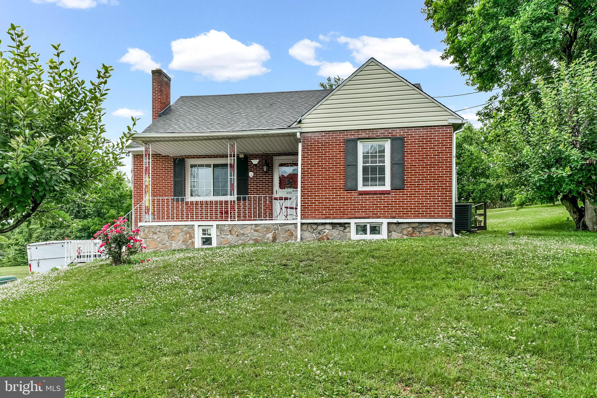 253 North Guernsey Road West Grove, PA 19390 - Photo 1 of 26