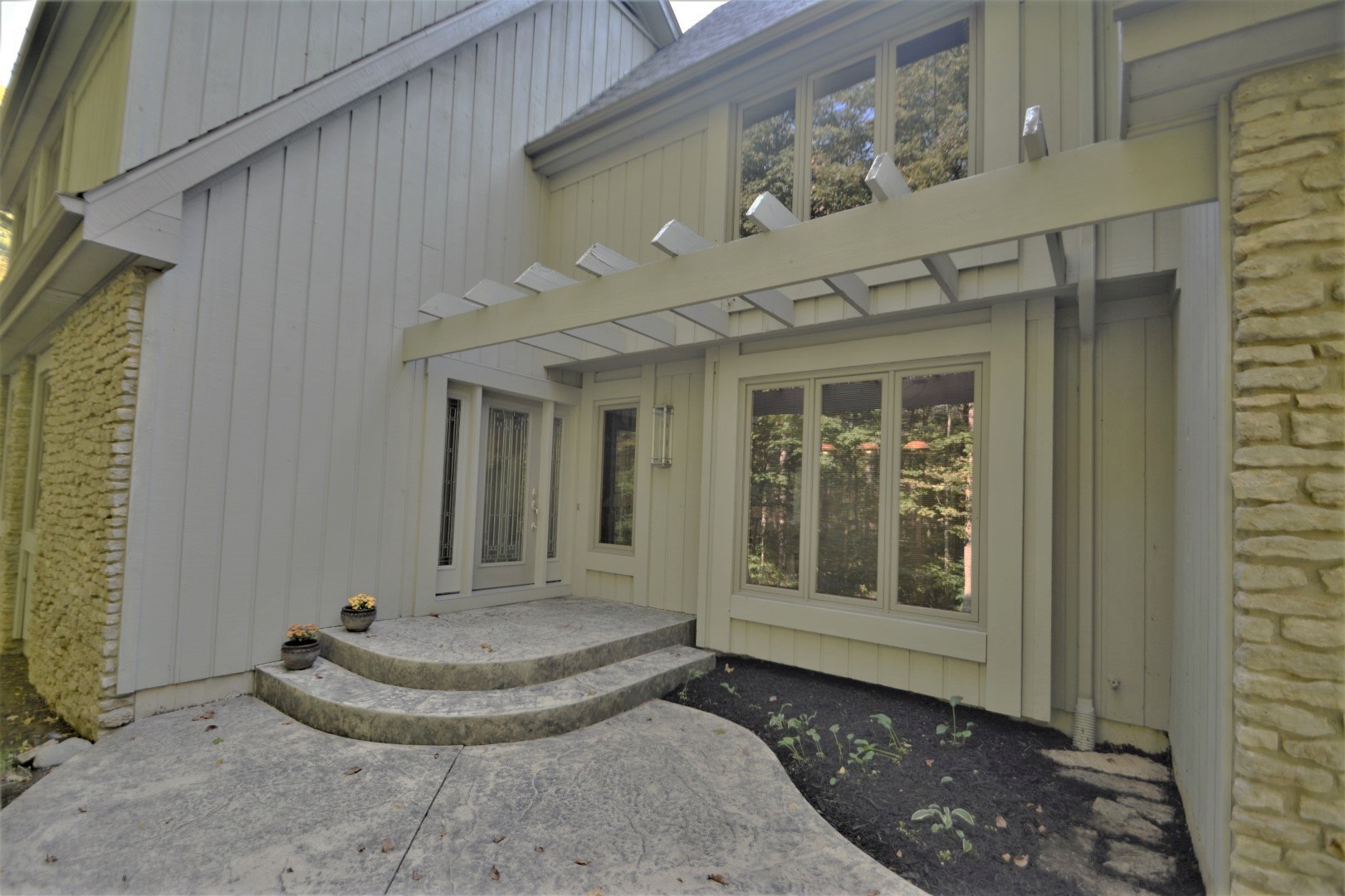 5721 Devils Hollow Road Fort Wayne, IN 46814 - Photo 2 of 36