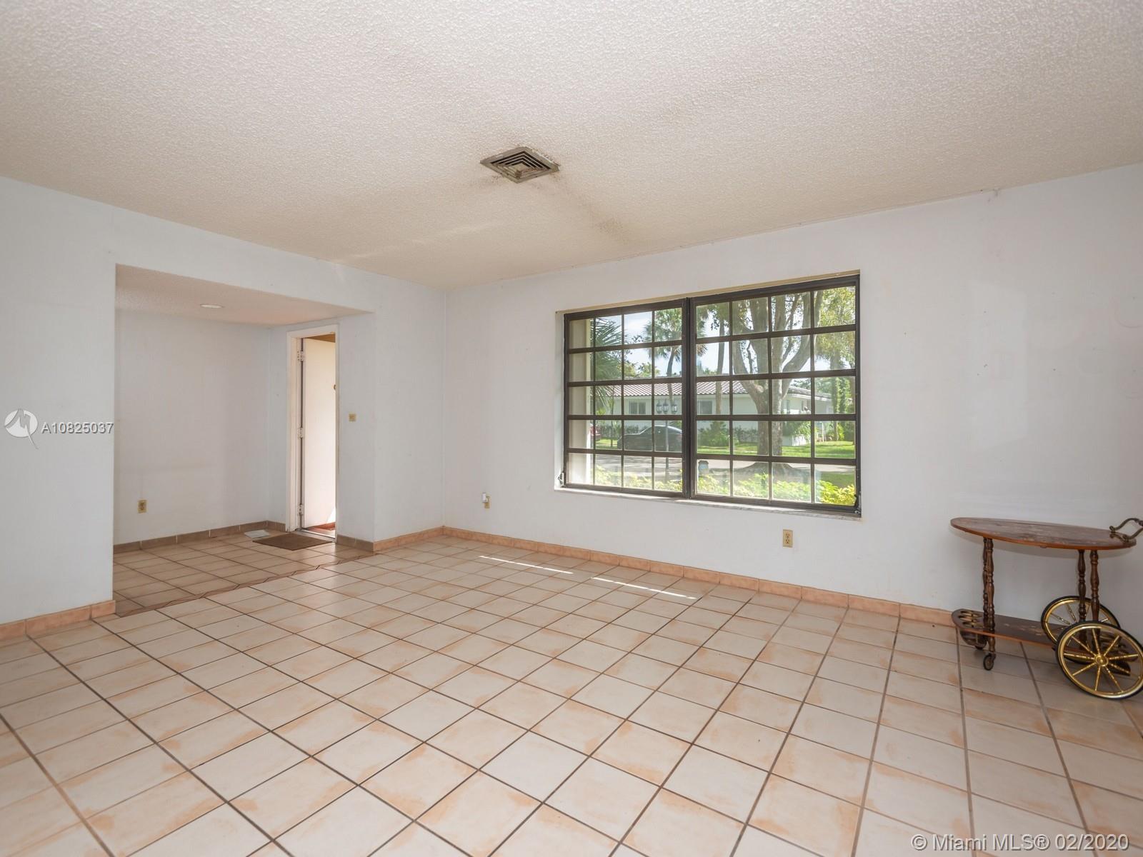 6741 Stonehaven Road Miami Lakes, FL 33014 - Photo 5 of 13 Gallery Image 5