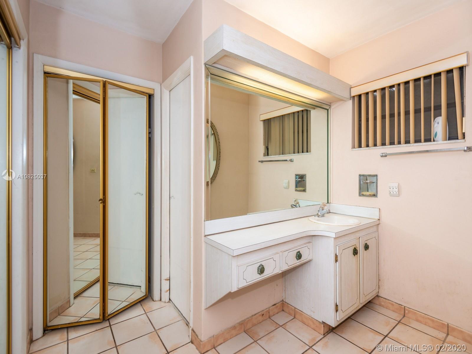 6741 Stonehaven Road Miami Lakes, FL 33014 - Photo 7 of 13 Gallery Image 7