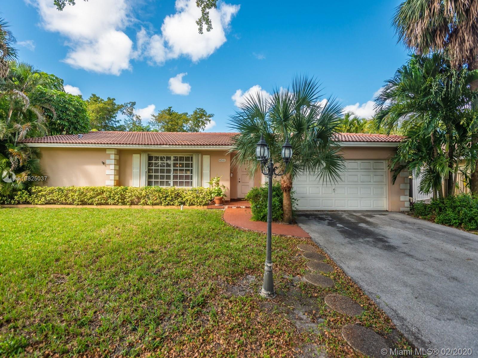 6741 Stonehaven Road Miami Lakes, FL 33014 - Photo 9 of 13 Gallery Image 9