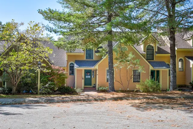 $2,200 | 64 Wildflower Trail, Unit 18, Conway, NH 03860