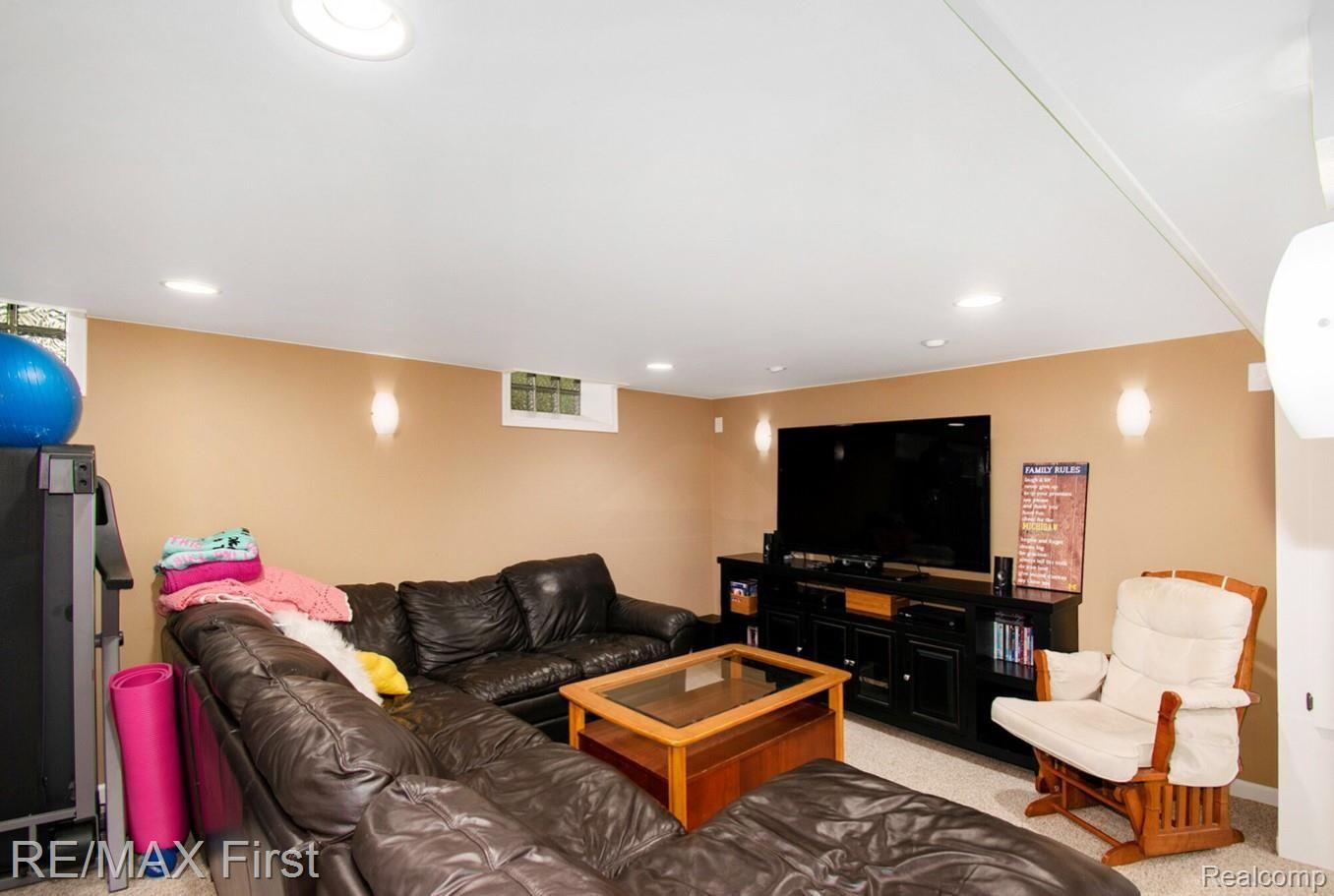 1420 Oxford Road Grosse Pointe, MI 48236 - Photo 28 of 34 A1B18A25-AD19-4DA0-ADFB-3234172E5211.jpeg