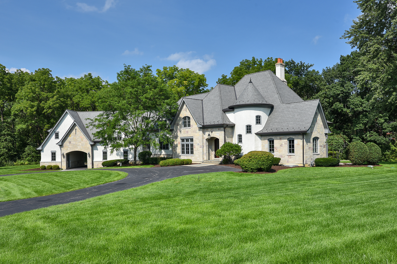 223 North Highland Road Inverness, IL 60067 - Photo 1 of 35 Gallery Image 1