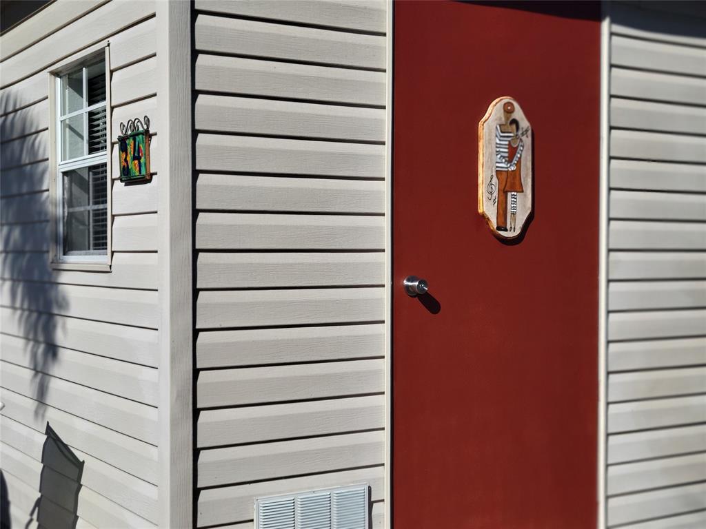 551 Southwest 42nd Cove Okeechobee, FL 34974 - Photo 10 of 25 a view of a door