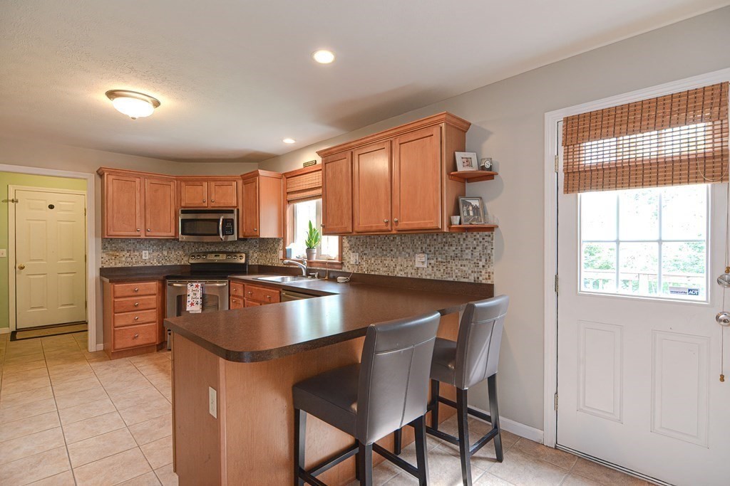 261 Billings Road Fitchburg, MA 01420 - Photo 11 of 42 Gallery Image 11