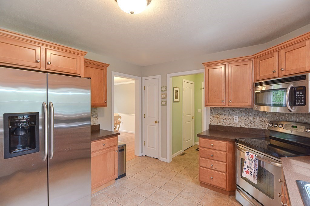 261 Billings Road Fitchburg, MA 01420 - Photo 13 of 42 Gallery Image 13