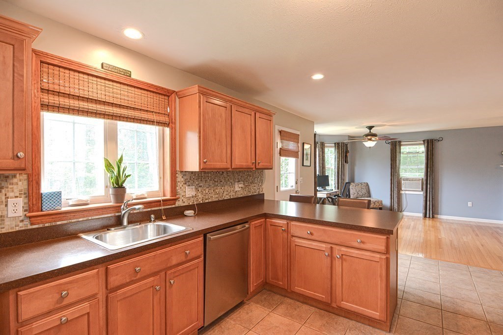 261 Billings Road Fitchburg, MA 01420 - Photo 10 of 42 Gallery Image 10