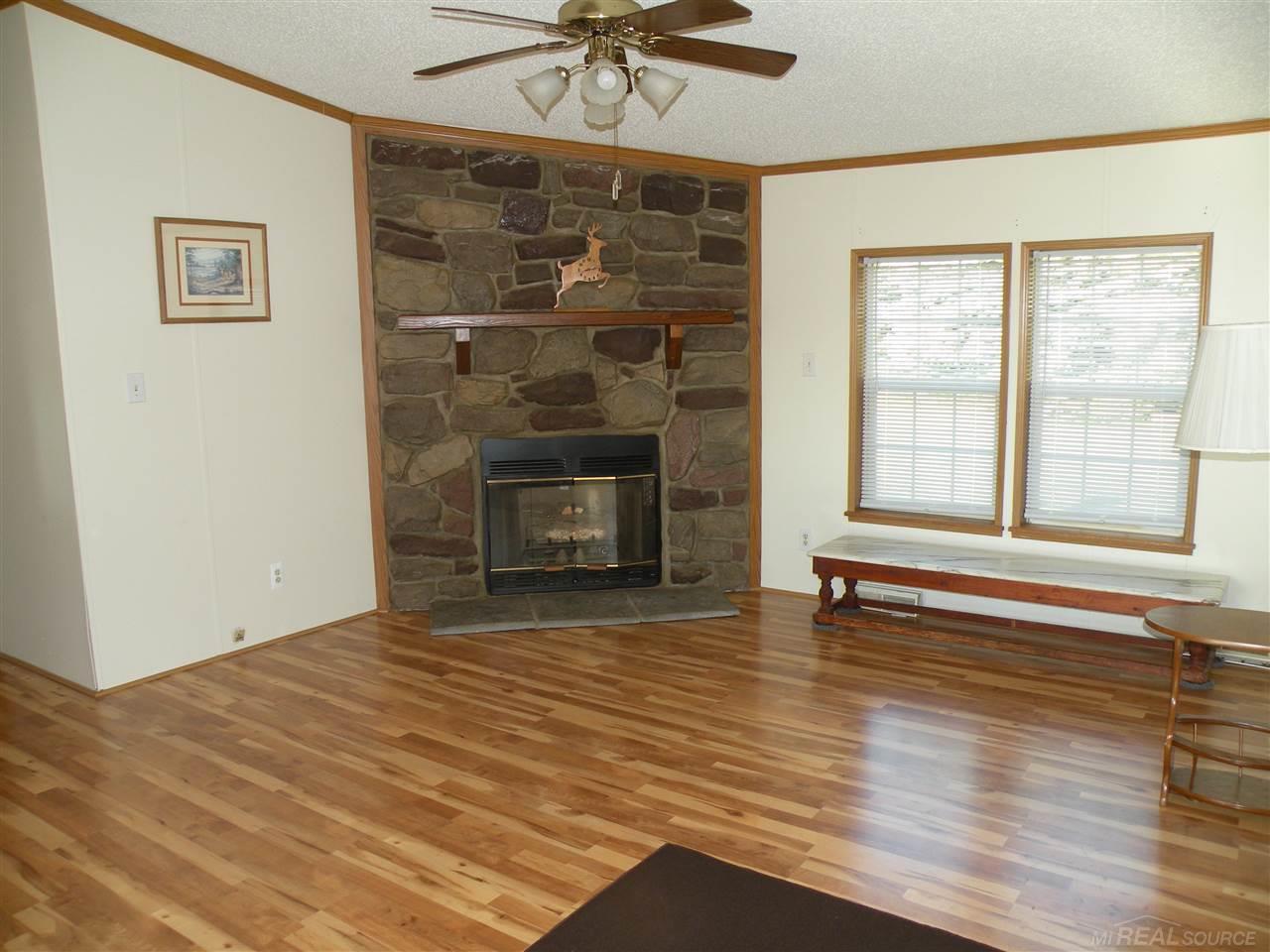 7199 Lakeshore Road Palms, MI 48465 - Photo 12 of 31 31301551-11.JPG