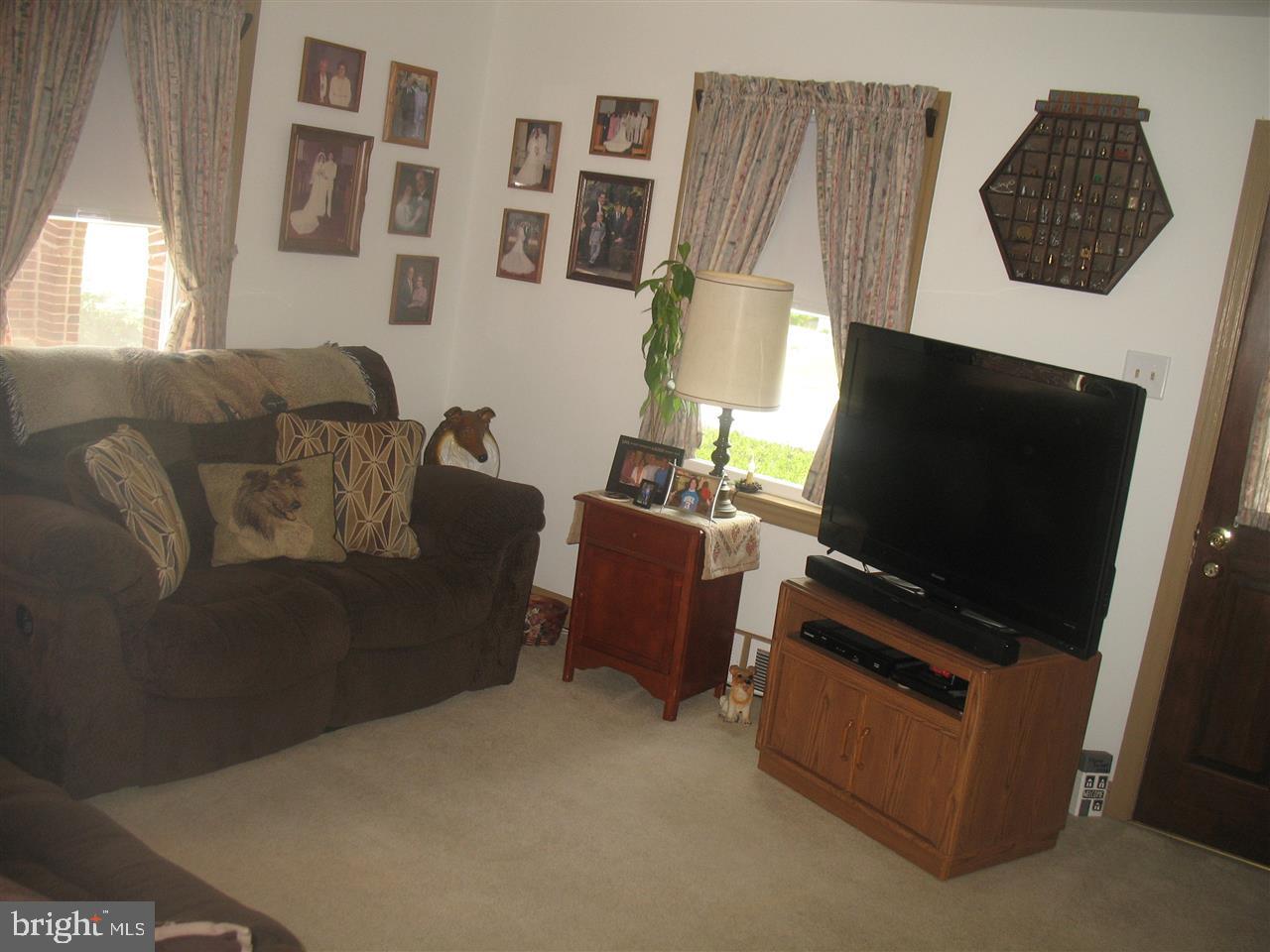1643 Filbert Street York, PA 17404 - Photo 2 of 29 Gallery Image 2