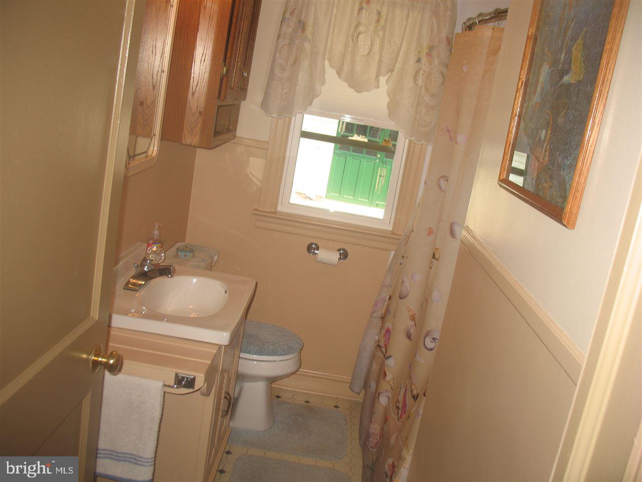 1643 Filbert Street York, PA 17404 - Photo 10 of 29 Gallery Image 10