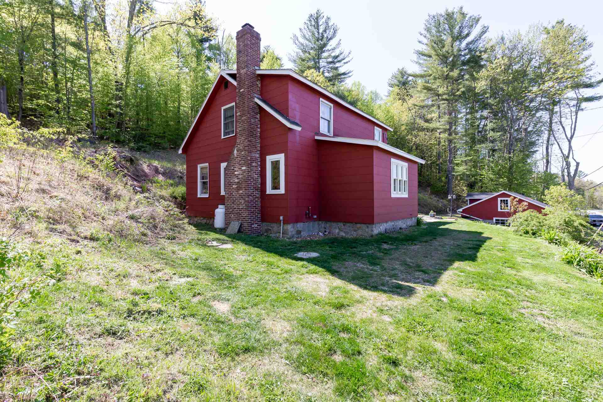 216 Wallace Road Bedford, NH 03110 - Photo 4 of 29