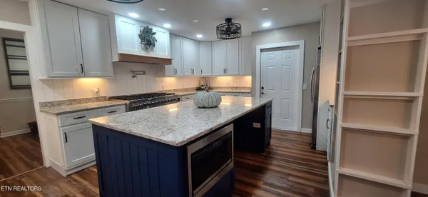 $564,900 | 7905 Whitcomb Road, Powell, TN 37849