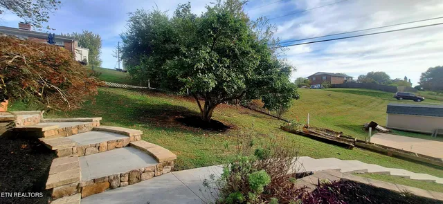 $564,900 | 7905 Whitcomb Road, Powell, TN 37849