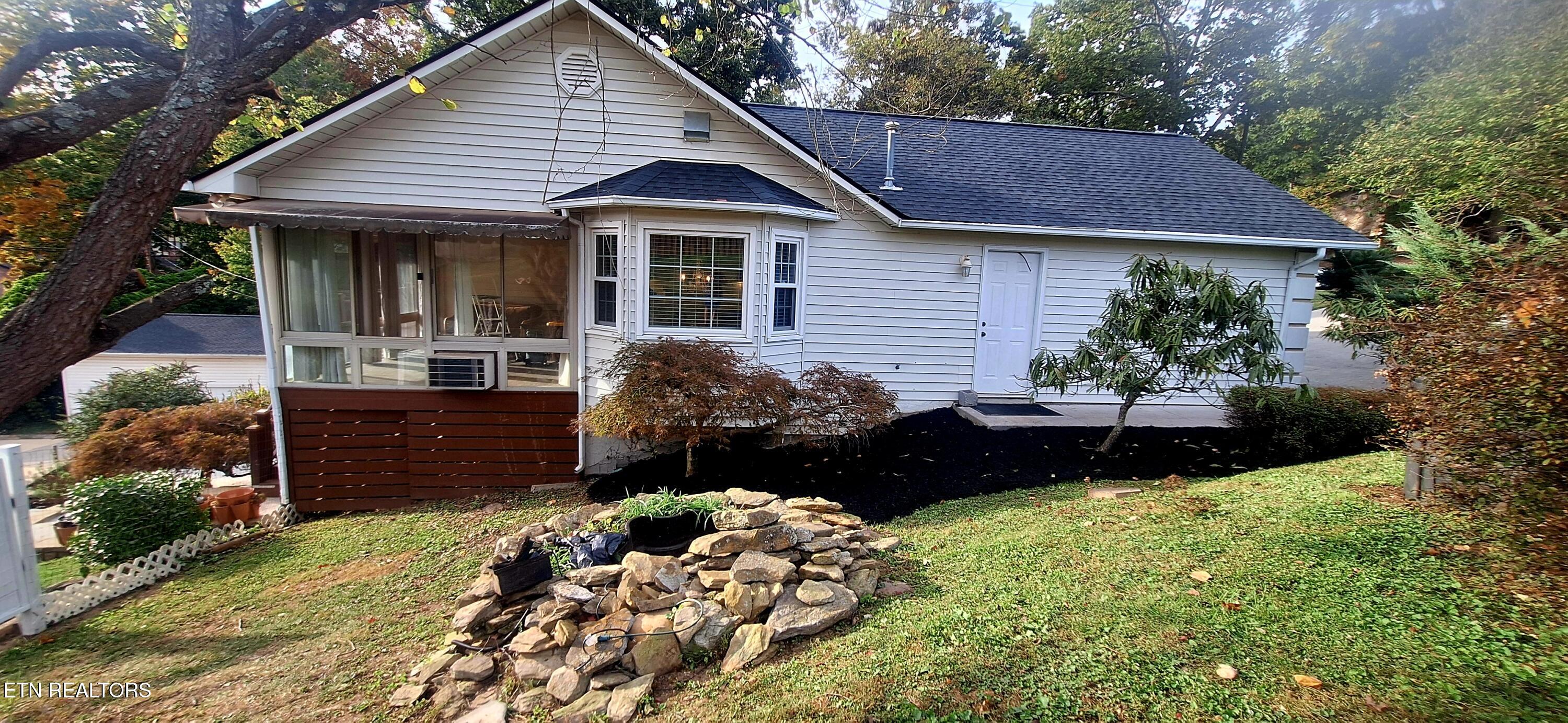 7905 Whitcomb Road Powell, TN 37849 - Photo 5 of 50 20251017_172121