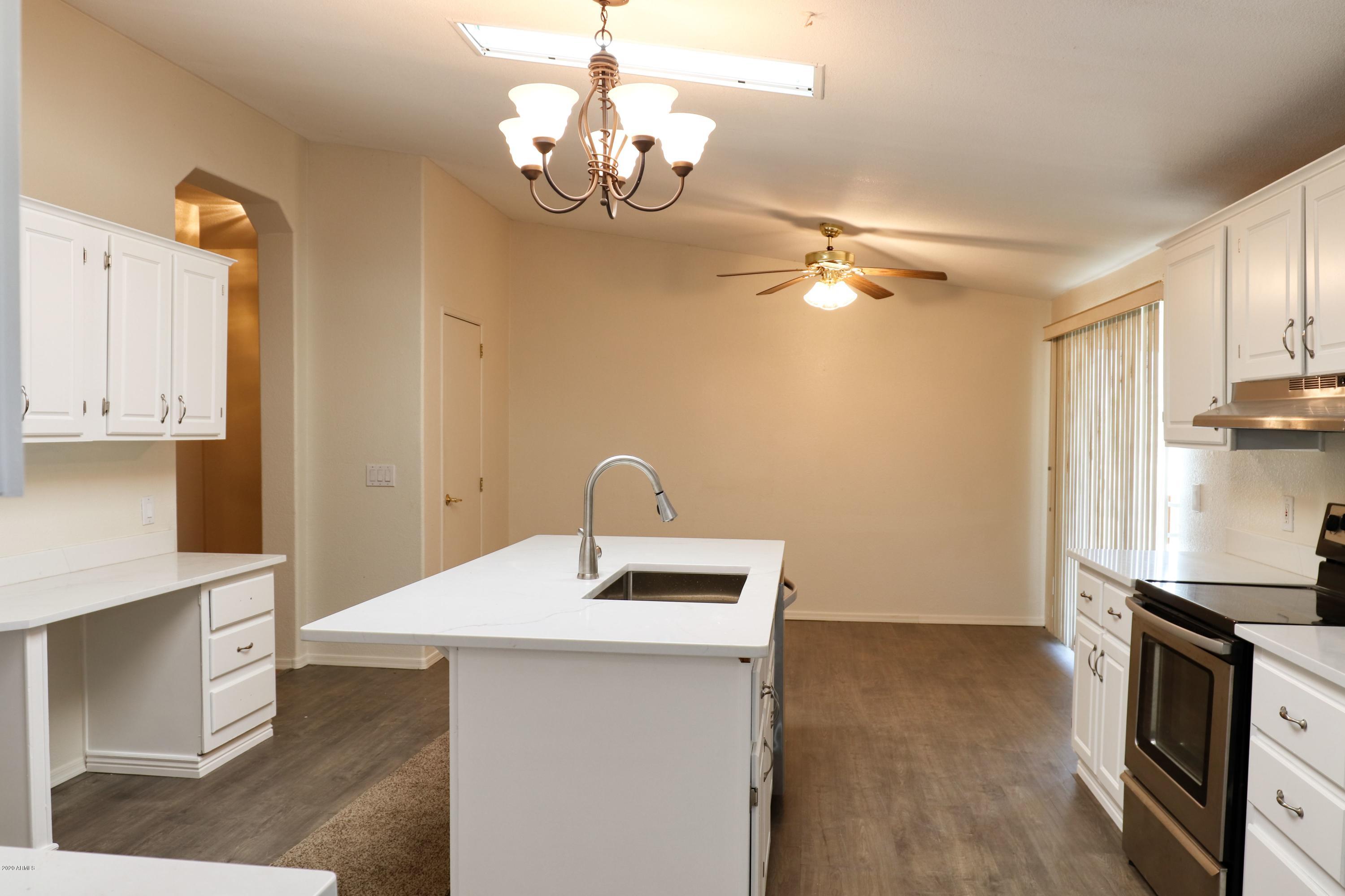 26916 North Aladdin Road Florence, AZ 85132 - Photo 5 of 24 Kitchen1