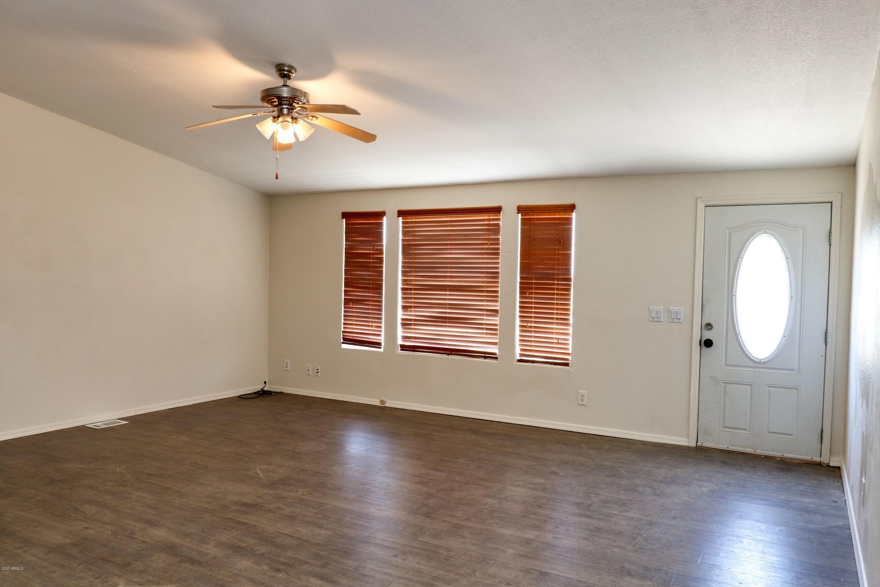 26916 North Aladdin Road Florence, AZ 85132 - Photo 8 of 24 Family Room1