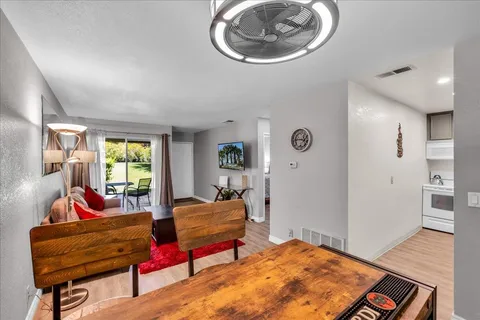 $180,000 | 2860 North Los Felices Road, Unit 101, Palm Springs, CA 92262