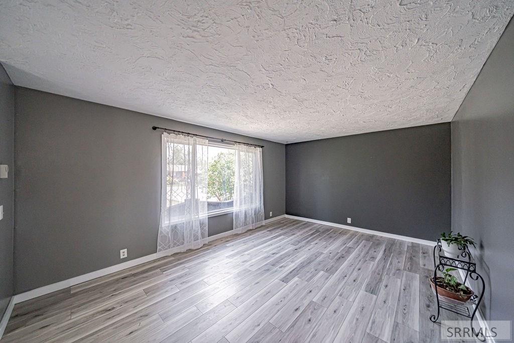 2090 Heather Lane Ammon, ID 83406 - Photo 6 of 66 Gallery Image 6