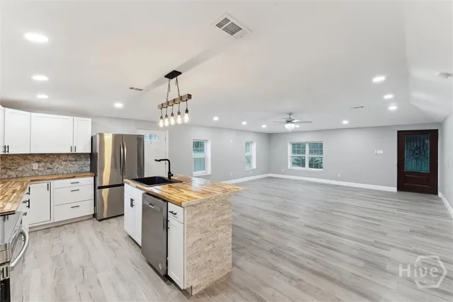 $1,800 | 8576 East B Cooper Highway, Midway, GA 31320