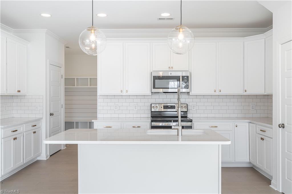 2051 Welden Ridge Road Kernersville, NC 27284 - Photo 17 of 50 Gallery Image 17