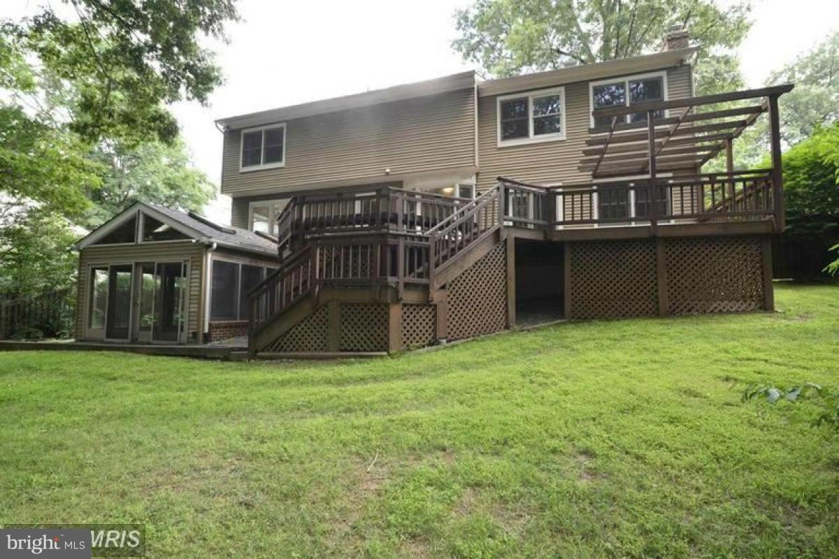 11632 Deer Forest Road Reston, VA 20194 - Photo 2 of 29 Exterior (Rear)