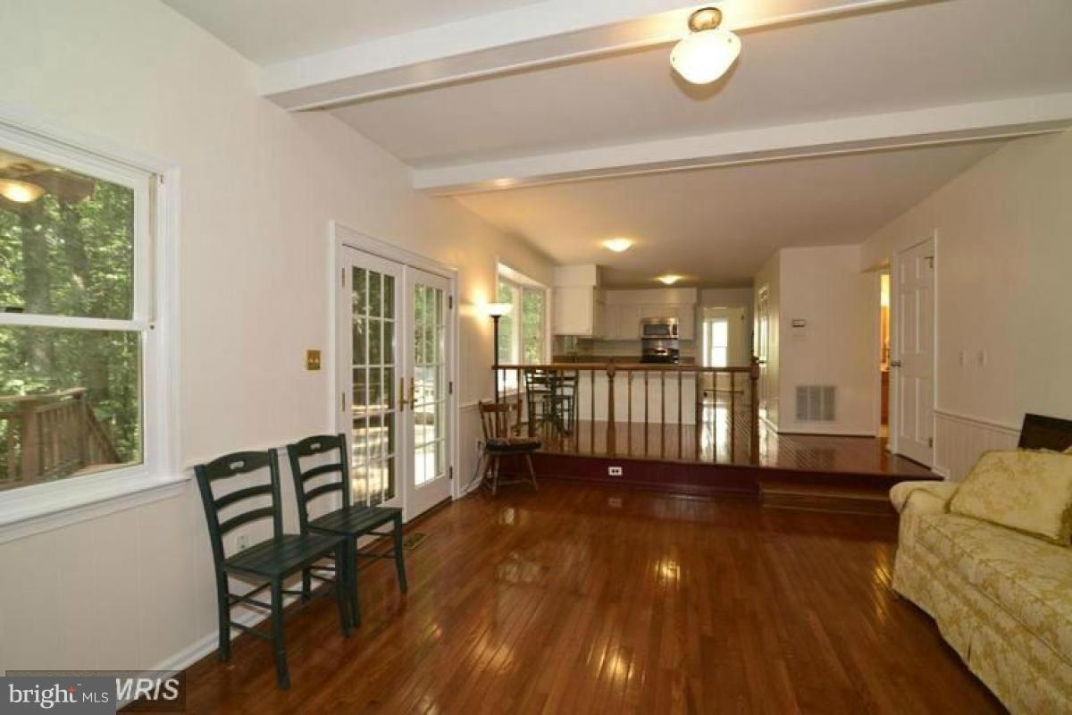 11632 Deer Forest Road Reston, VA 20194 - Photo 12 of 29 Family Room