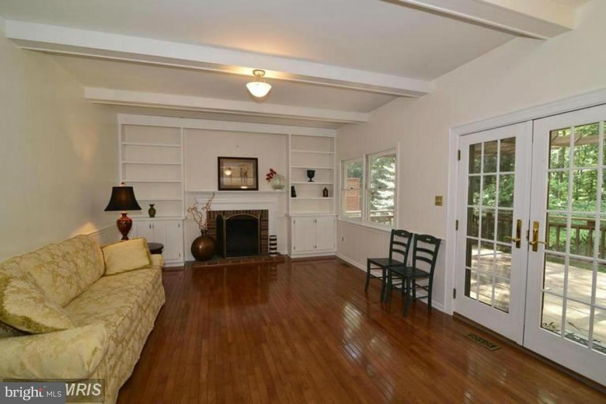 11632 Deer Forest Road Reston, VA 20194 - Photo 13 of 29 Family Room