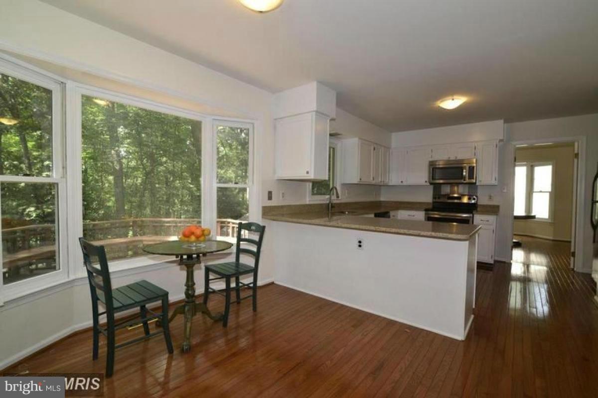 11632 Deer Forest Road Reston, VA 20194 - Photo 14 of 29 Kitchen
