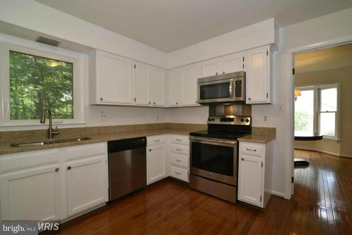 11632 Deer Forest Road Reston, VA 20194 - Photo 8 of 29 Kitchen