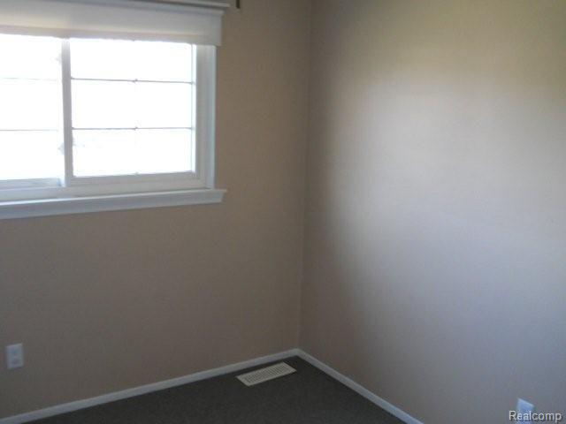 43915 Arlington Road Canton, MI 48187 - Photo 7 of 11 4-21c 100