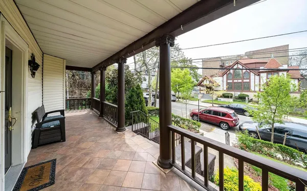 $4,150 | 56 Clifton Terrace, Unit 2, Weehawken, NJ 07086