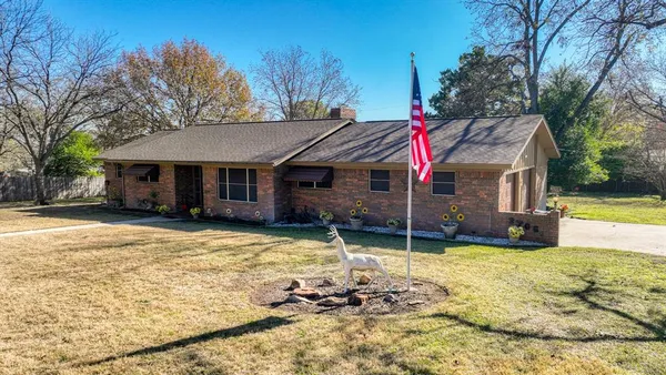 $375,000 | 3706 Red Bud Drive, Weatherford, TX 76087