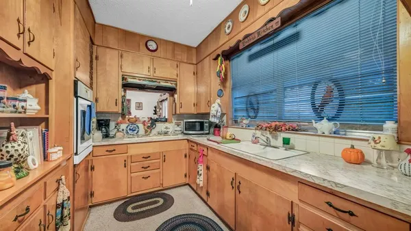 $375,000 | 3706 Red Bud Drive, Weatherford, TX 76087