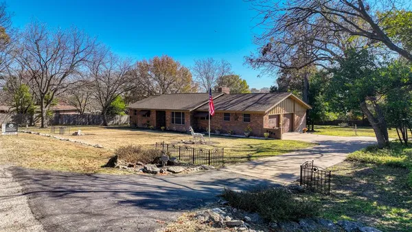 $375,000 | 3706 Red Bud Drive, Weatherford, TX 76087