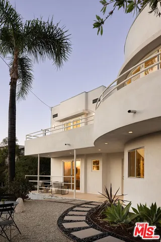 $1,850,000 | 1333 East Palmer Avenue, Glendale, CA 91205