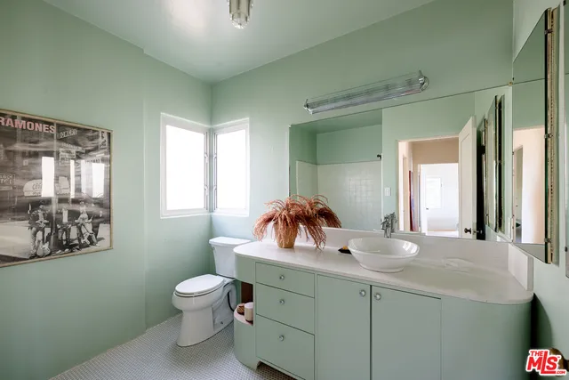 $1,850,000 | 1333 East Palmer Avenue, Glendale, CA 91205