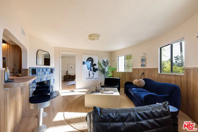 $1,850,000 | 1333 East Palmer Avenue, Glendale, CA 91205