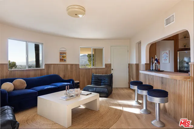 $1,850,000 | 1333 East Palmer Avenue, Glendale, CA 91205