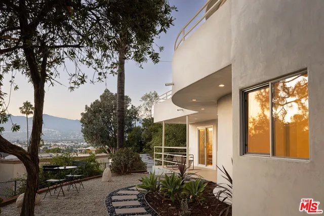 $1,850,000 | 1333 East Palmer Avenue, Glendale, CA 91205