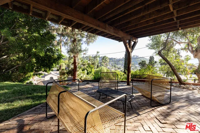 $1,850,000 | 1333 East Palmer Avenue, Glendale, CA 91205