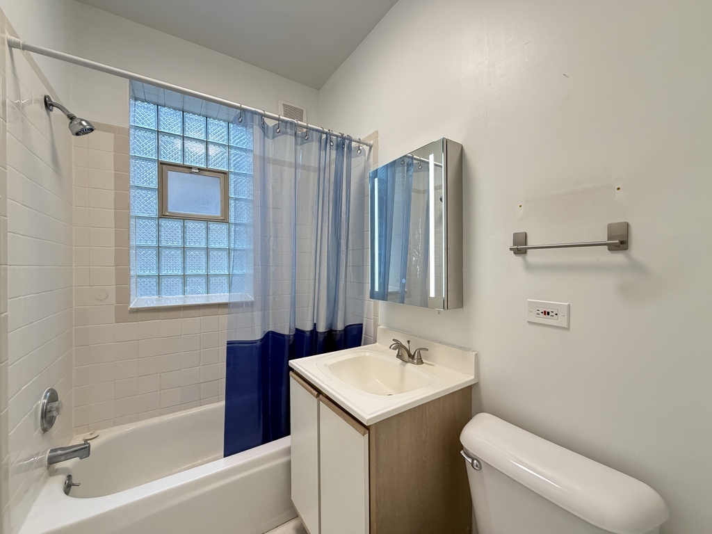 5783 North Ridge Avenue, Unit 2 Chicago, IL 60660 - Photo 19 of 20 Gallery Image 19
