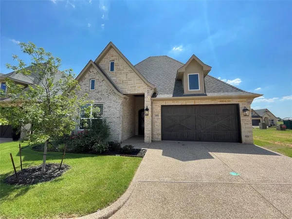 $2,900 | 2405 Vineyard Drive, Granbury, TX 76048