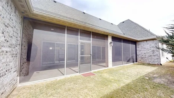 $2,900 | 2405 Vineyard Drive, Granbury, TX 76048