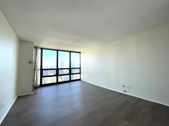 $3,250 | 10 East Ontario Street, Unit 4708, Chicago, IL 60611