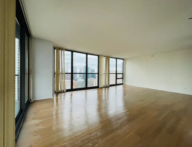 $3,250 | 10 East Ontario Street, Unit 4708, Chicago, IL 60611