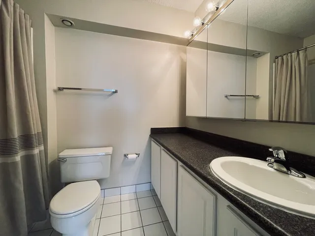 $3,250 | 10 East Ontario Street, Unit 4708, Chicago, IL 60611